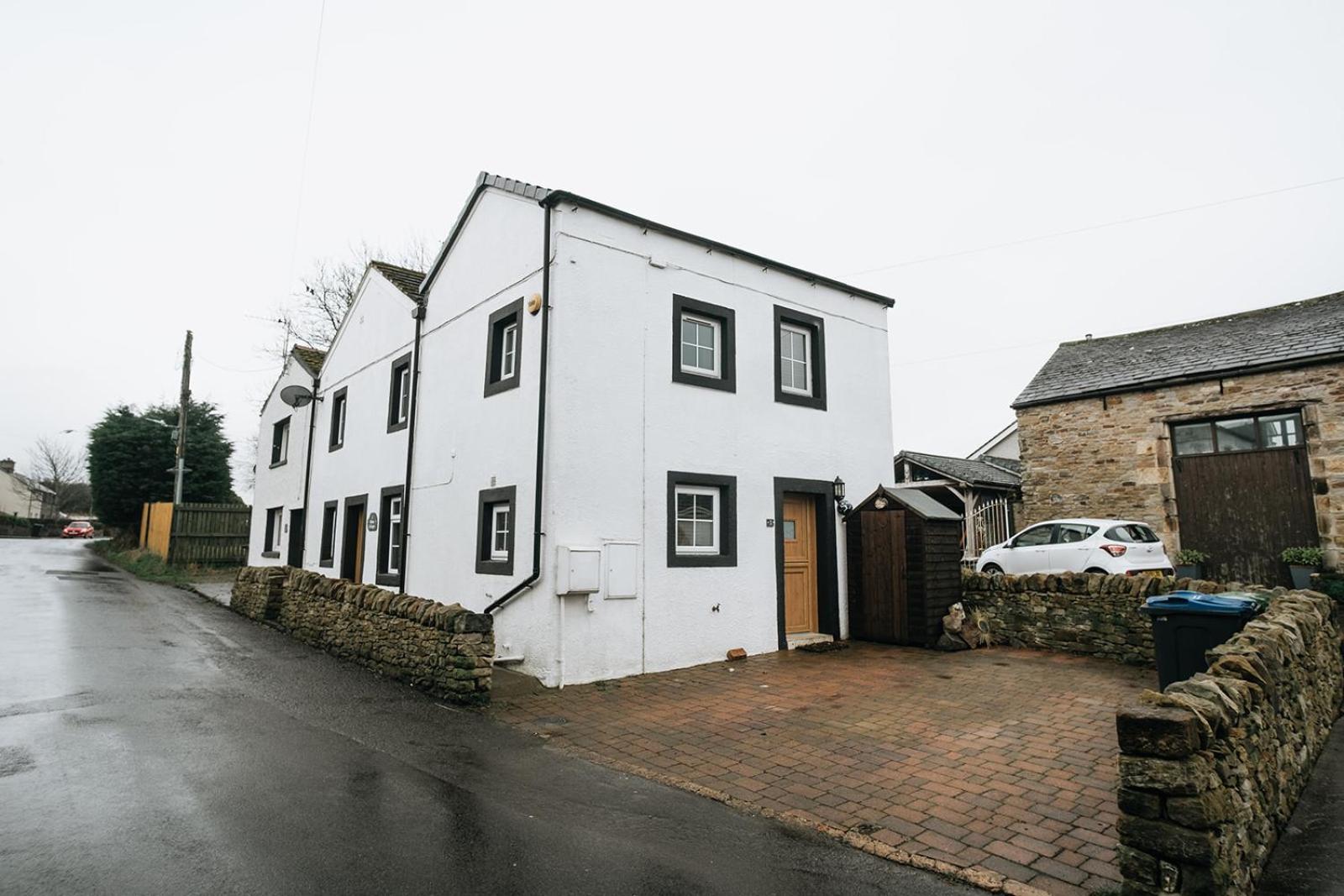 Wilsons - Cosy Based In The District * Camerton (Cumbria)