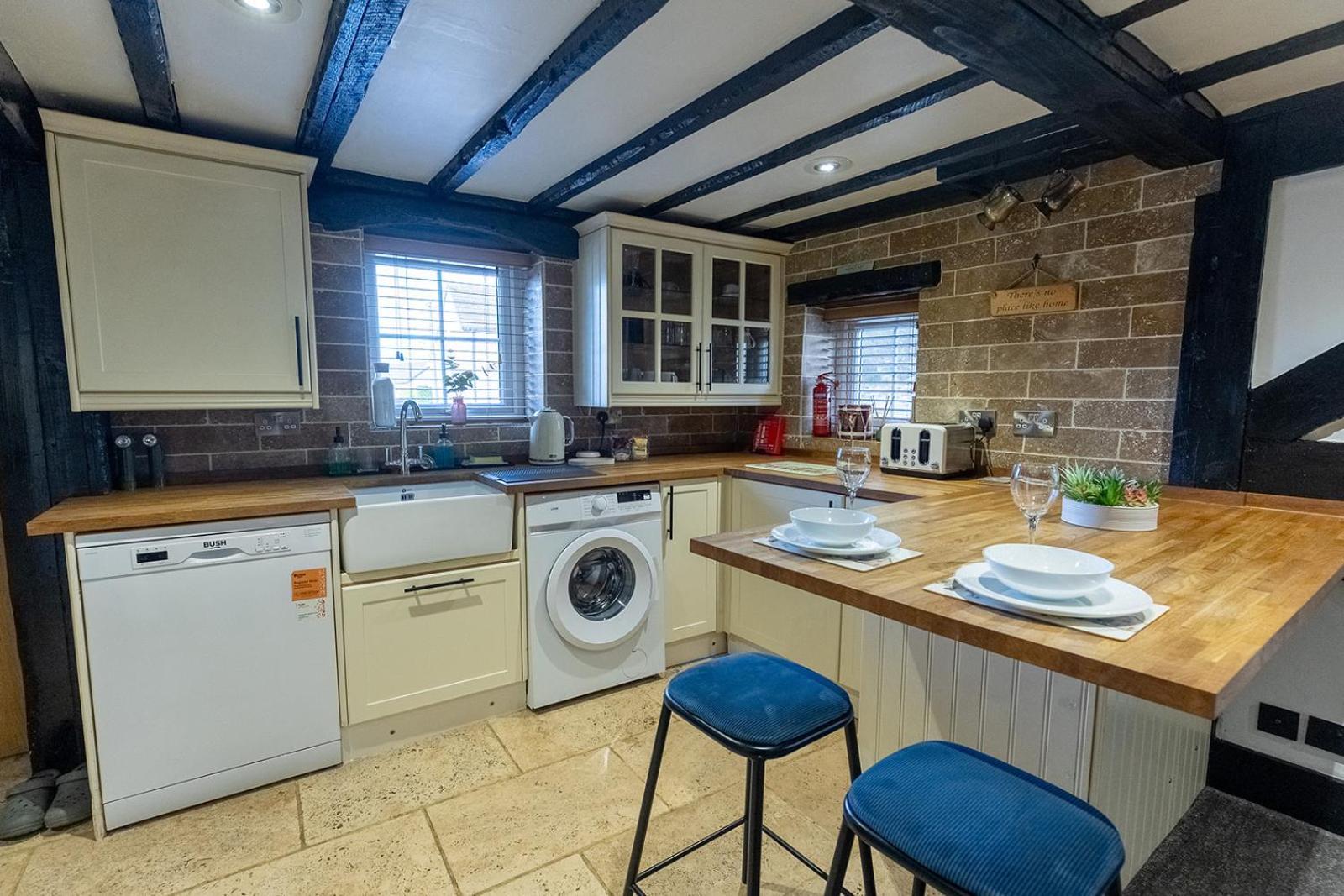 Wilsons - Cosy Based In The District Holiday home *